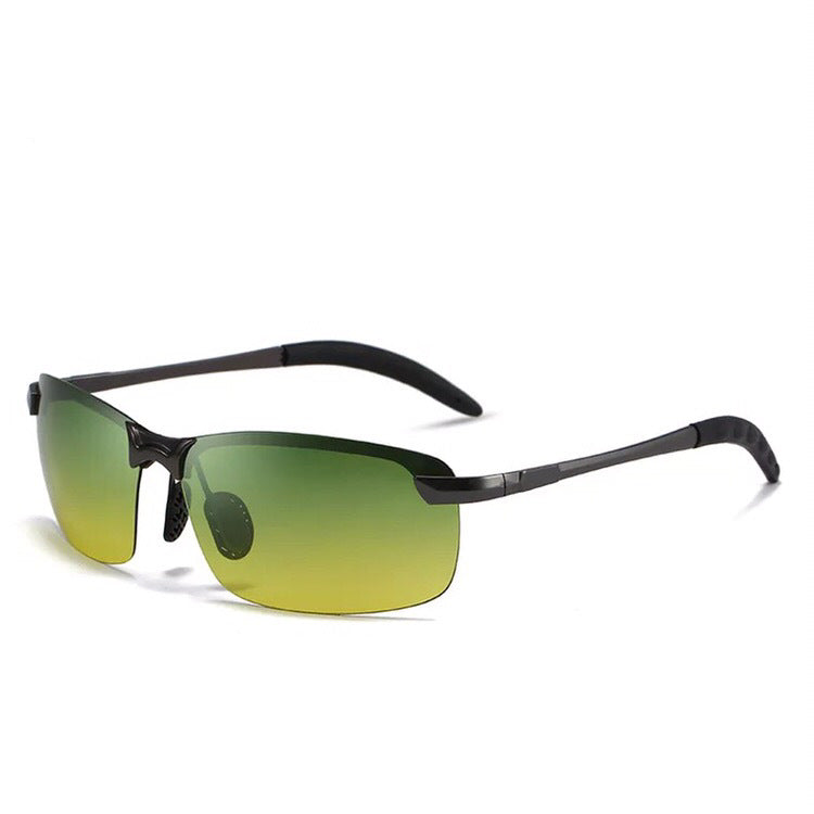 Automatic color-changing polarized glasses