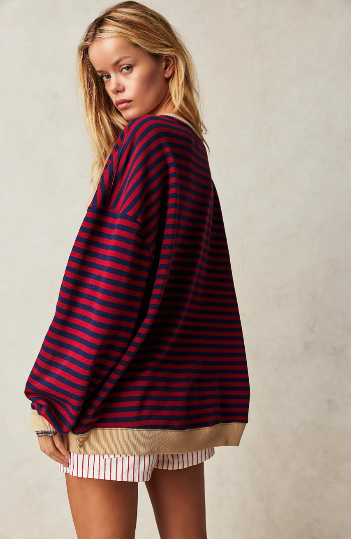 Elyna | Oversized svetr s pruhy - sezónní must-have v módě