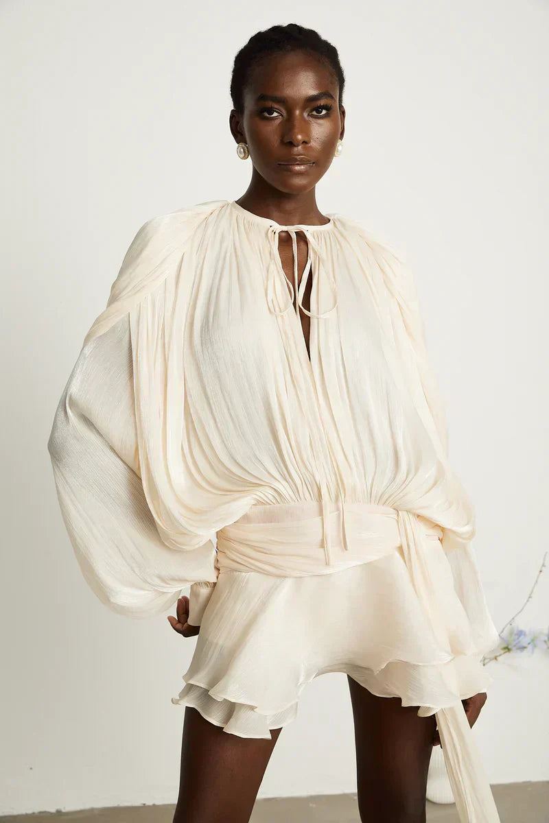 Sonia šaty s balónovými rukávy a zvýrazněným pasem | Vzdušné midišaty pro elegantní příležitosti