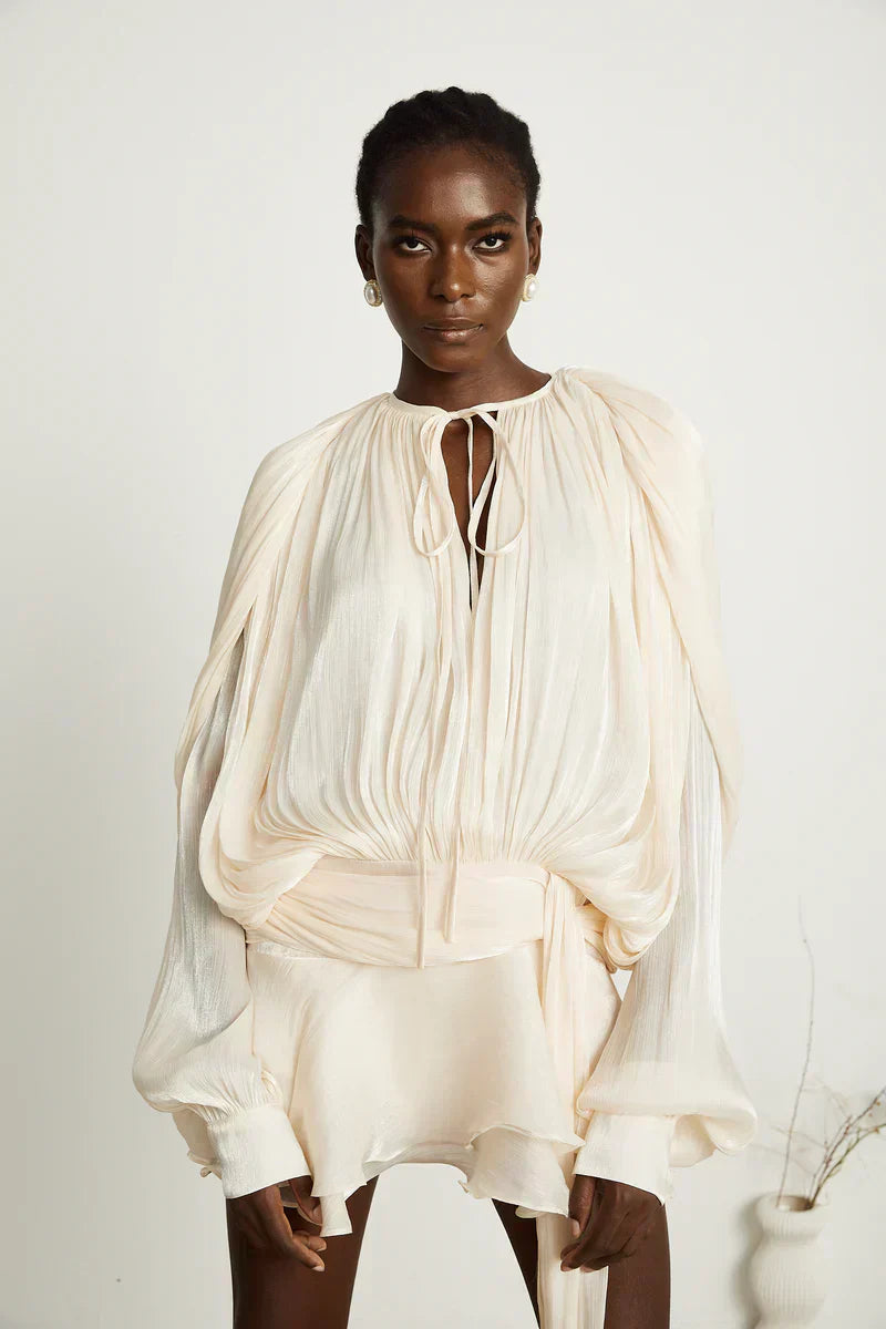 Sonia šaty s balónovými rukávy a zvýrazněným pasem | Vzdušné midišaty pro elegantní příležitosti