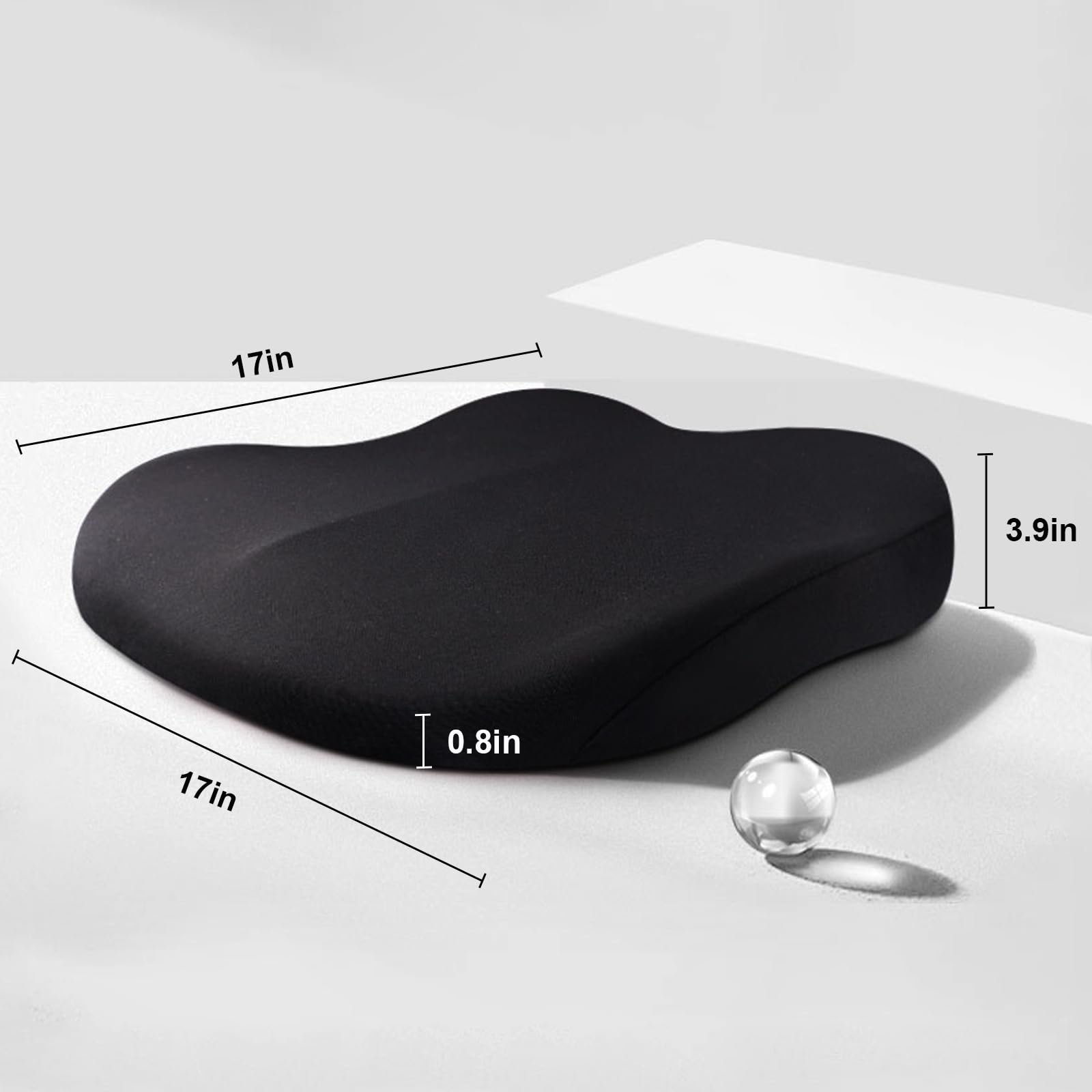 Ergonomisk sort sædehynde med memory foam, måler 17x17x3,9 tommer. Designet til komfort og støtte, ideel til kontorstole og bilsæder.