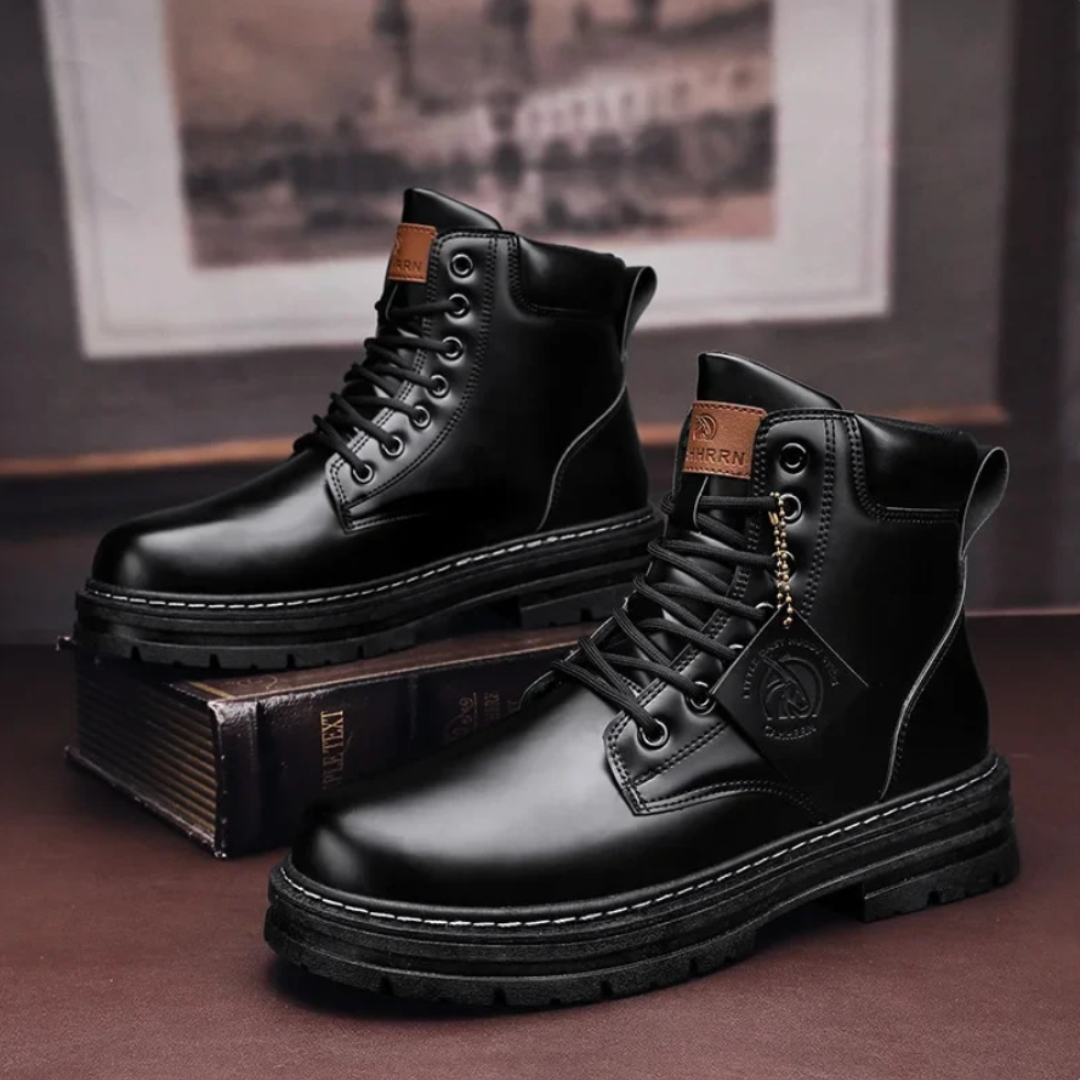 Premium winter boots for men with laces and non-slip sole