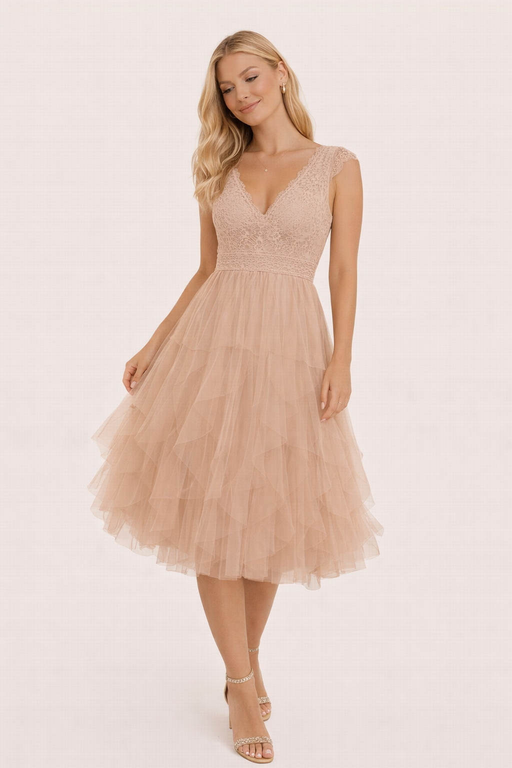 Robe midi en tulle pour femmes avec couches élégantes et coupe ajustée