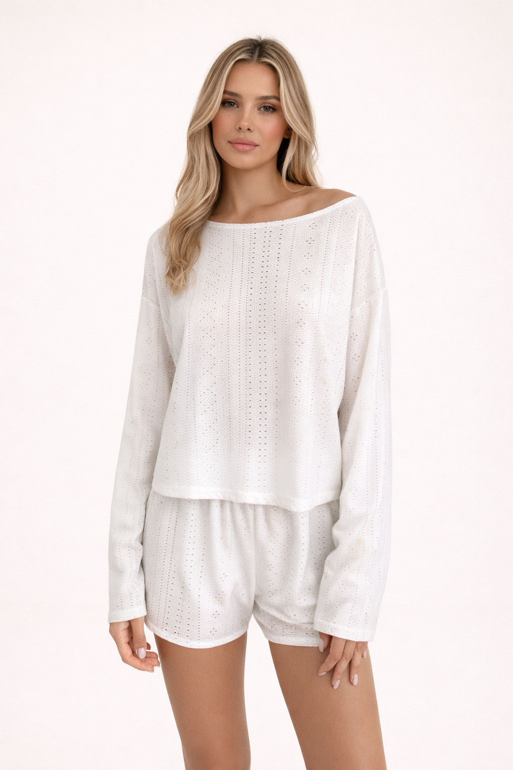 Ensemble aéré avec haut et short pour femmes au design doux et léger