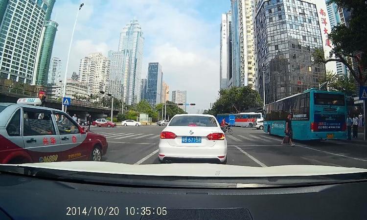 Dash Cam Full HD 1080P + 16GB Kort