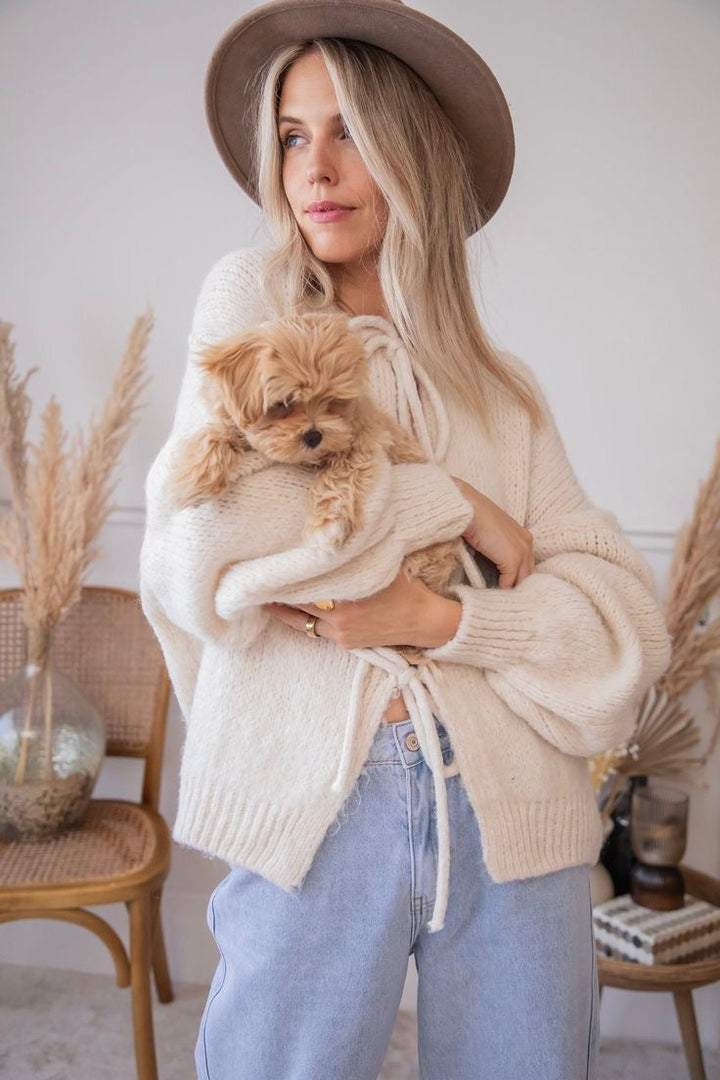 Αφροδίτη | Πλεκτό γιλέκο με κόμπους - Κομψότητα και θηλυκή απαλότητα