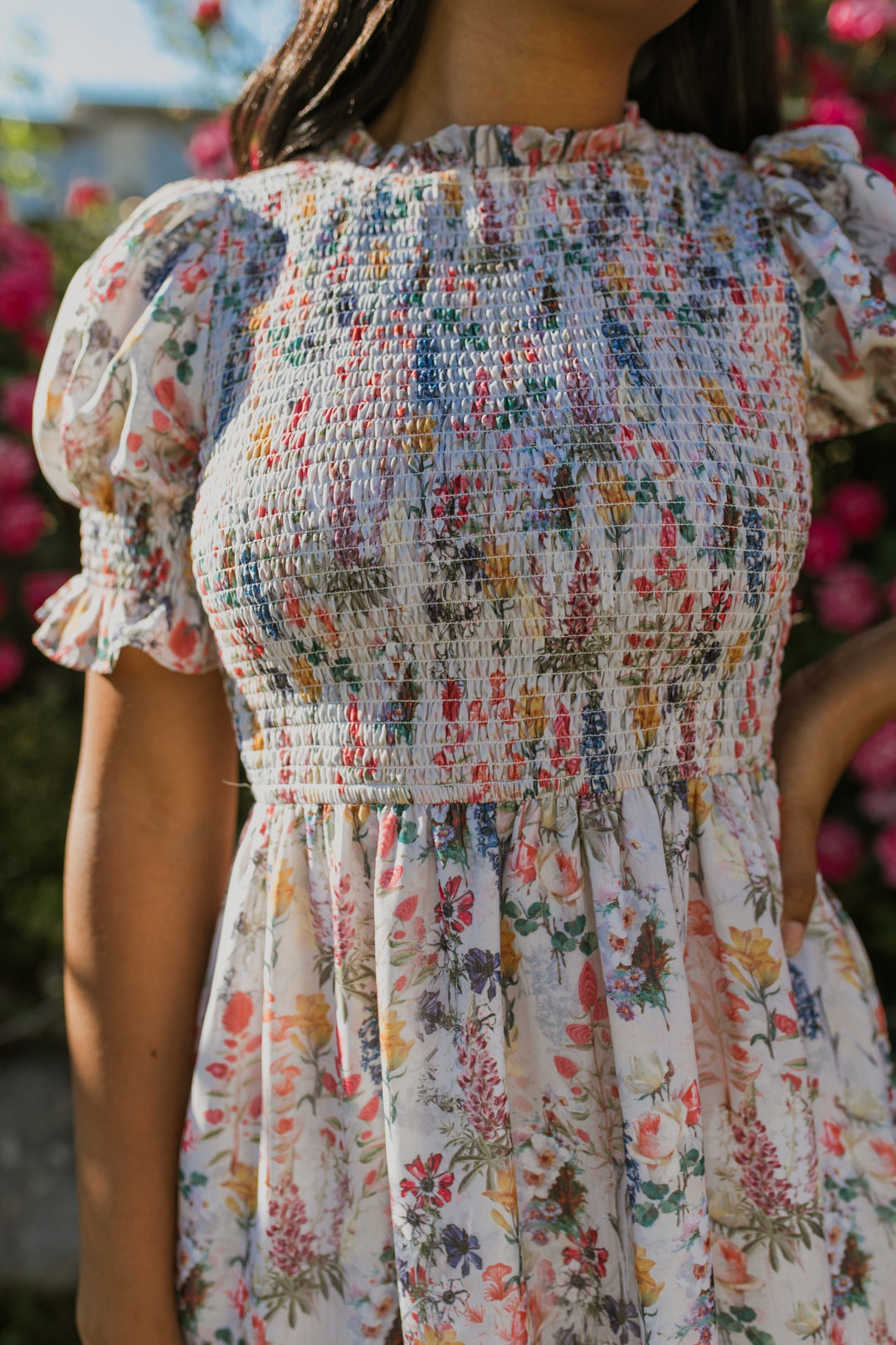 Vestido midi Cordelia para mulheres com estampa floral e corpete franzido | Arejado, feminino e adequado para gravidez