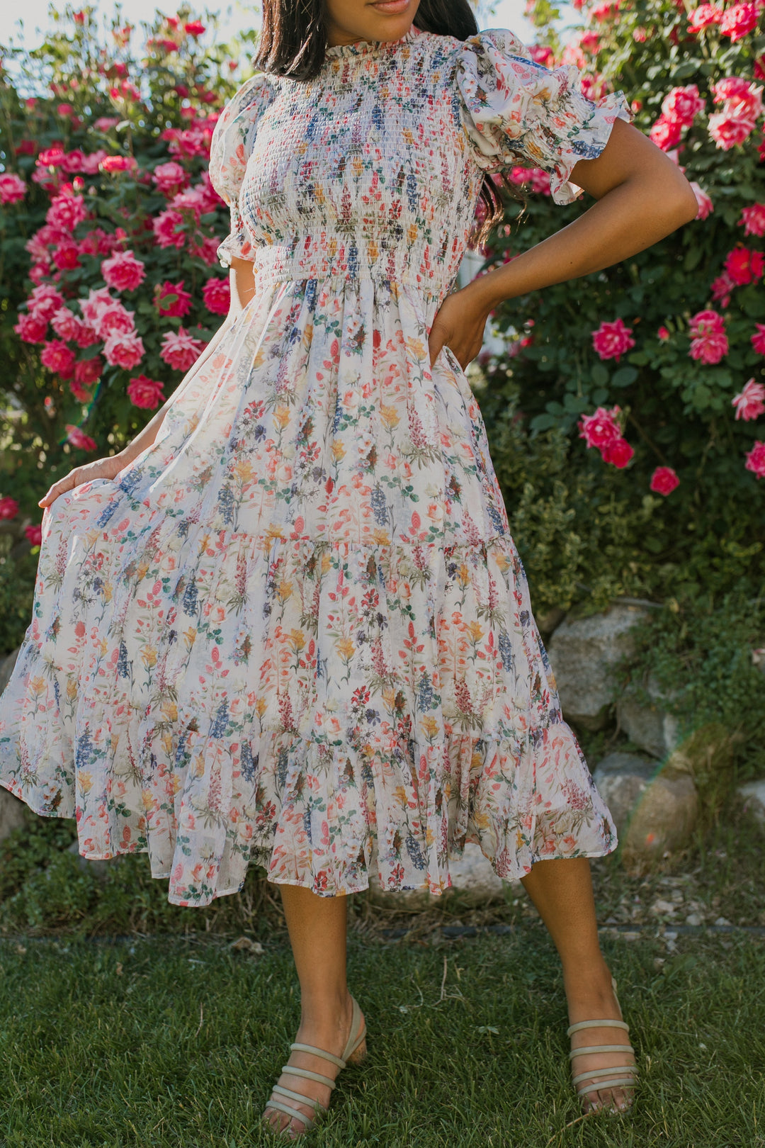 Vestido midi Cordelia para mulheres com estampa floral e corpete franzido | Arejado, feminino e adequado para gravidez