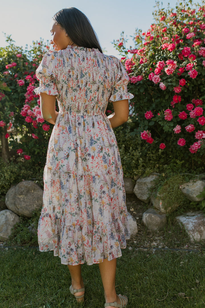 Vestido midi Cordelia para mulheres com estampa floral e corpete franzido | Arejado, feminino e adequado para gravidez