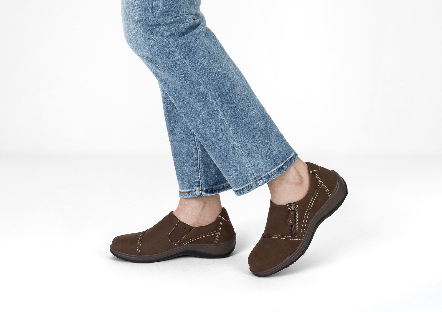 Scarpe di pelle per donne con suola ergonomica per uso quotidiano