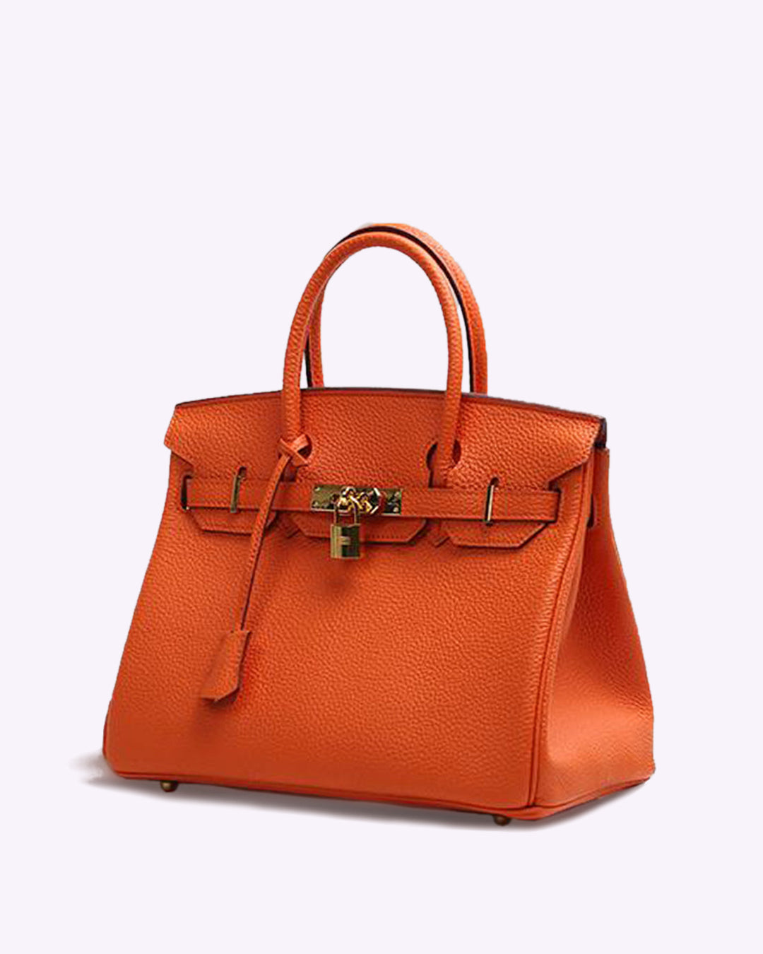 Orange Birkin taske i læder med guldlås og håndtag. Luksus håndtaske, ikonisk design, modeaccessory, eksklusiv stil.