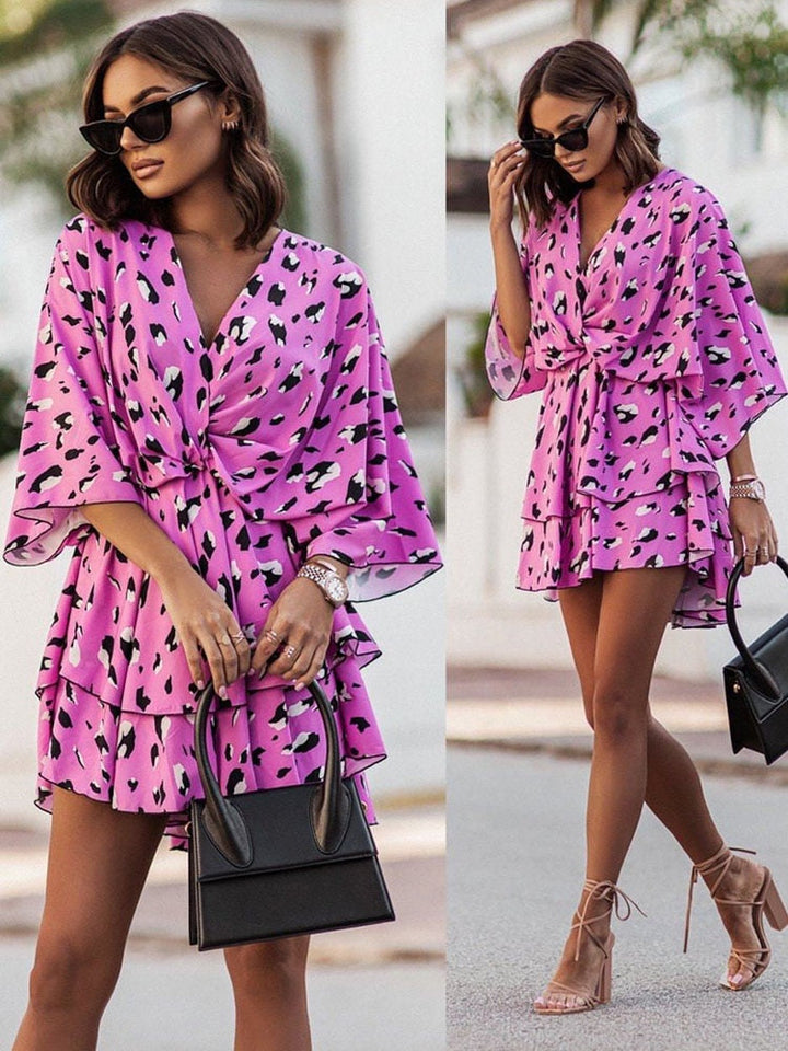 Vestido curto Noelia para mulheres com decote em V | Arejado, confortável e versátil para o visual de verão
