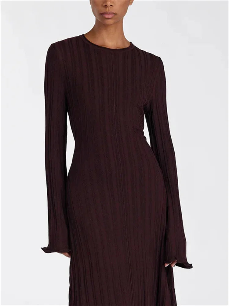 Ιζαμπέλ Μινιμαλιστικό μακρύ φόρεμα με ψηλό λαιμό και φαρδιά μανίκια | Κομψότητα και άνεση