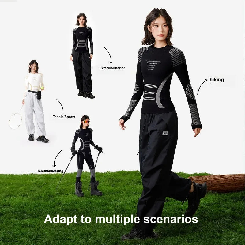 Kvinde i multifunktionelt sportstøj til vandring, bjergbestigning og tennis. Komfortabelt, alsidigt design til både indendørs og udendørs aktiviteter.