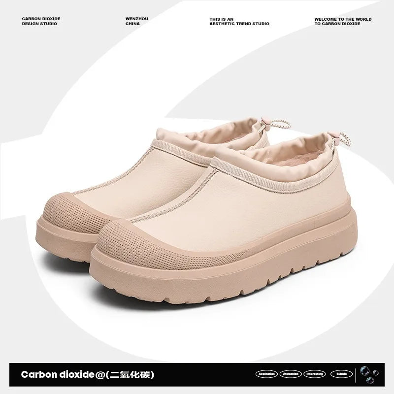 Beige sneakers med tyk sål, minimalistisk design, unisex mode, komfortable og stilfulde sko, perfekt til hverdagsbrug.