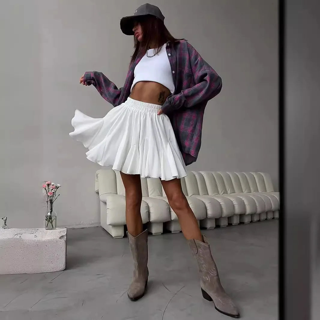 Short skirt for women with built-in shorts and sporty cut