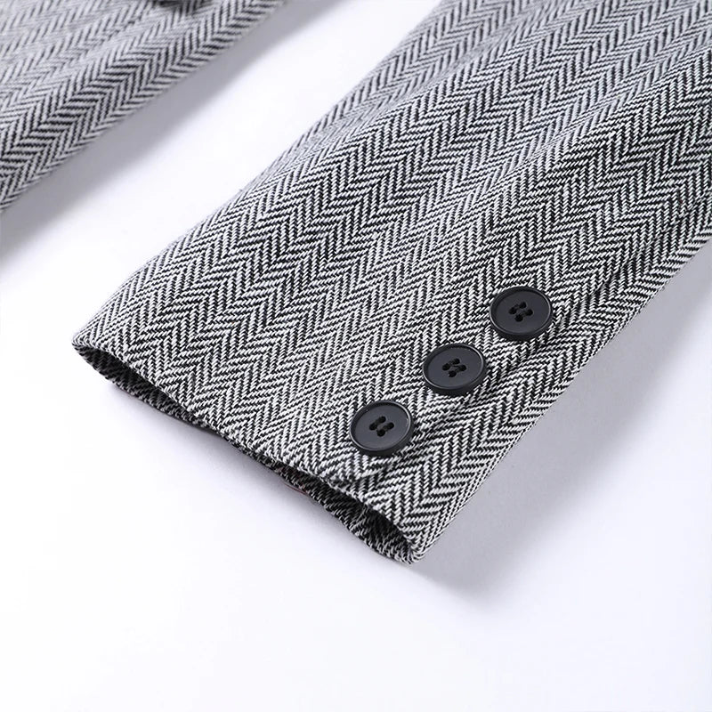 Ensemble de vêtements trois pièces pour femmes avec veste, gilet et pantalon élégant