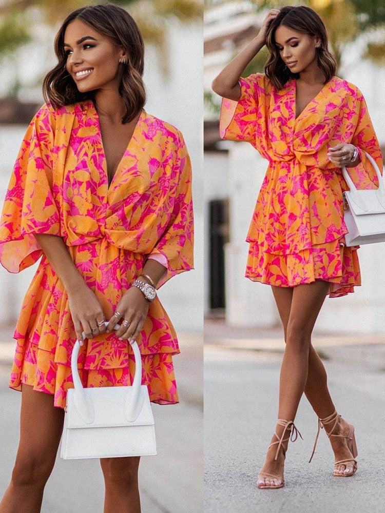 Vestido curto Noelia para mulheres com decote em V | Arejado, confortável e versátil para o visual de verão