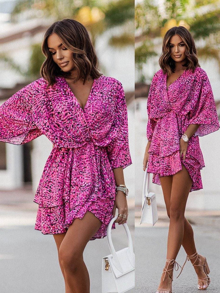 Vestido curto Noelia para mulheres com decote em V | Arejado, confortável e versátil para o visual de verão