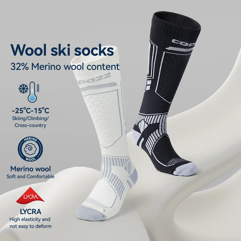To par uldskistrømper med 32% merinould, designet til skiløb og klatring. Fås i sort og hvid, temperaturinterval -25°C til 15°C, bløde og elastiske.