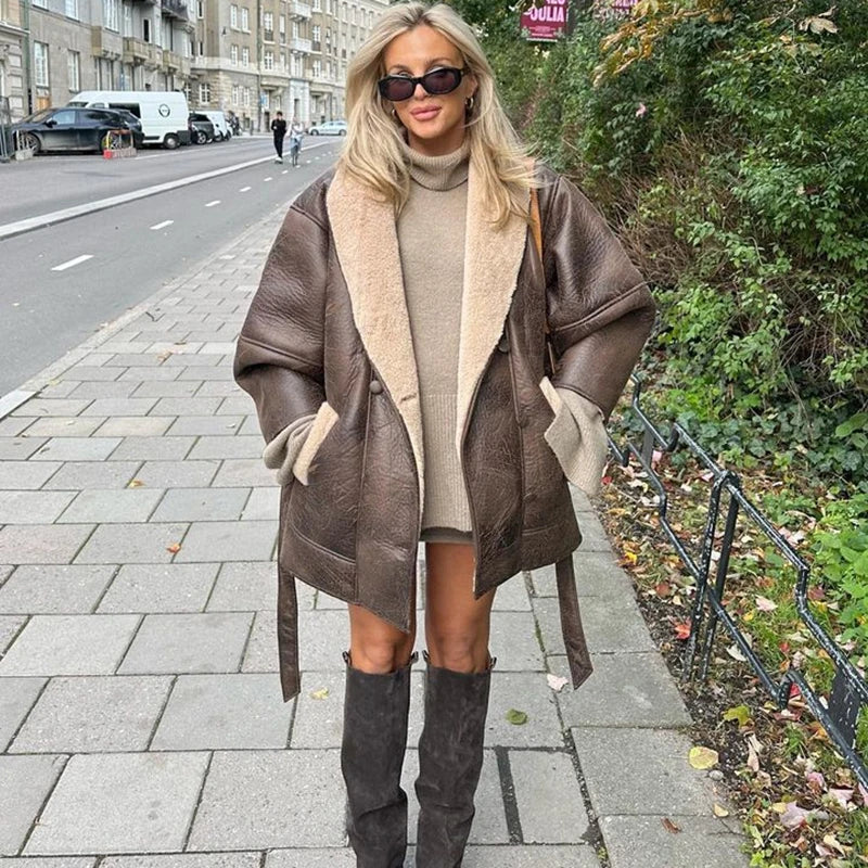 Olivia | Κομψό δερμάτινο μπουφάν με συνθετική γούνα | Ρυθμιζόμενη εφαρμογή και ζεστασιά για το χειμώνα