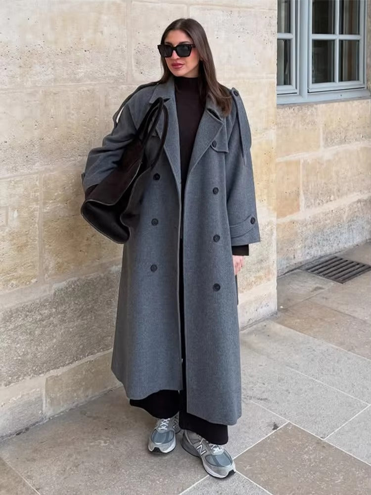Lang trenchcoat i uldblanding til kvinder med klassisk vinterlook