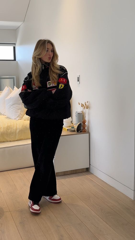 Ailyn nadrozmerná pretekárska bunda pre ženy | motorsportový vzhľad s farebnými blokmi a nášivkami