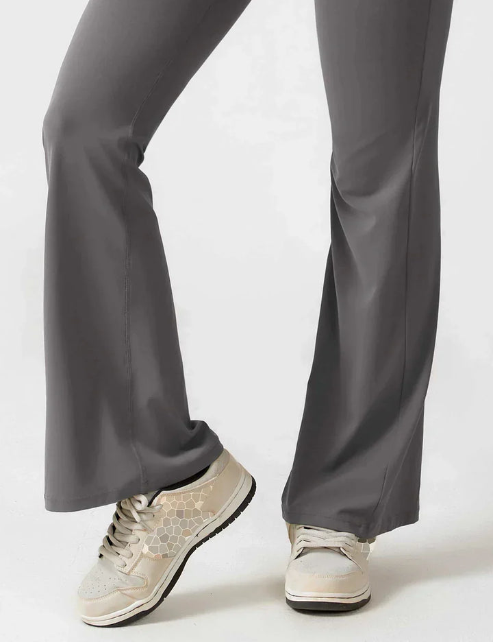 Elena | Udringet overal s výstřihem do V