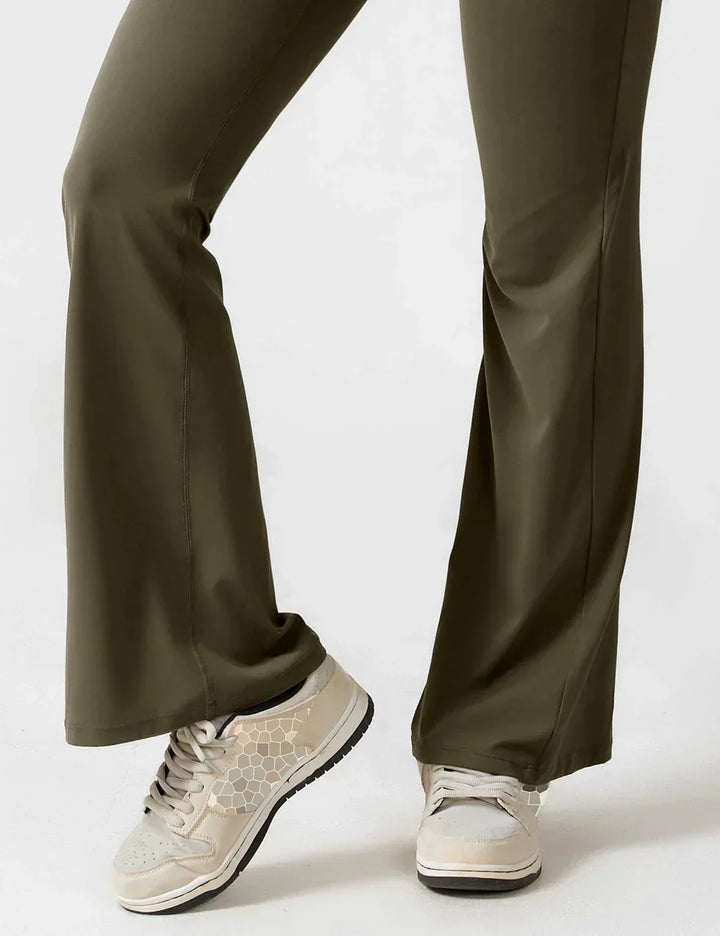 Elena | Udringet overal s výstřihem do V