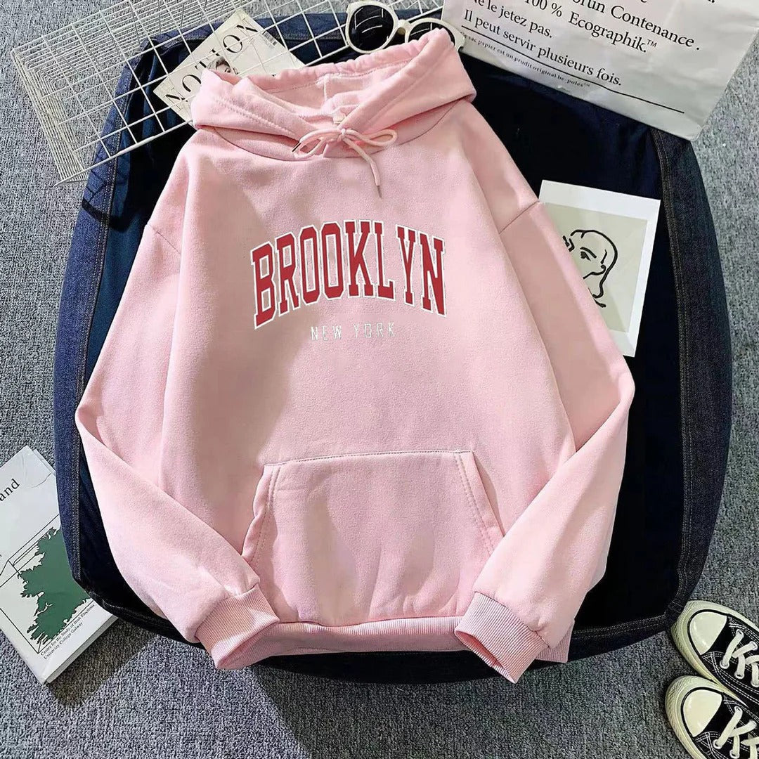 Kvinde hoodie med stilfuldt Brooklyn‑print