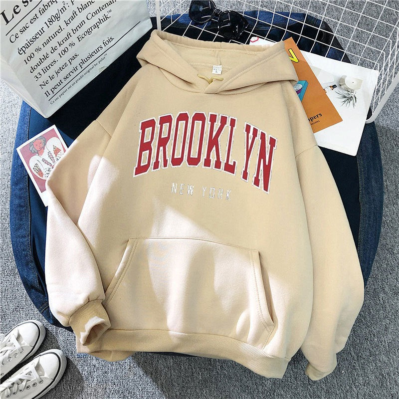 Kvinde hoodie med stilfuldt Brooklyn‑print