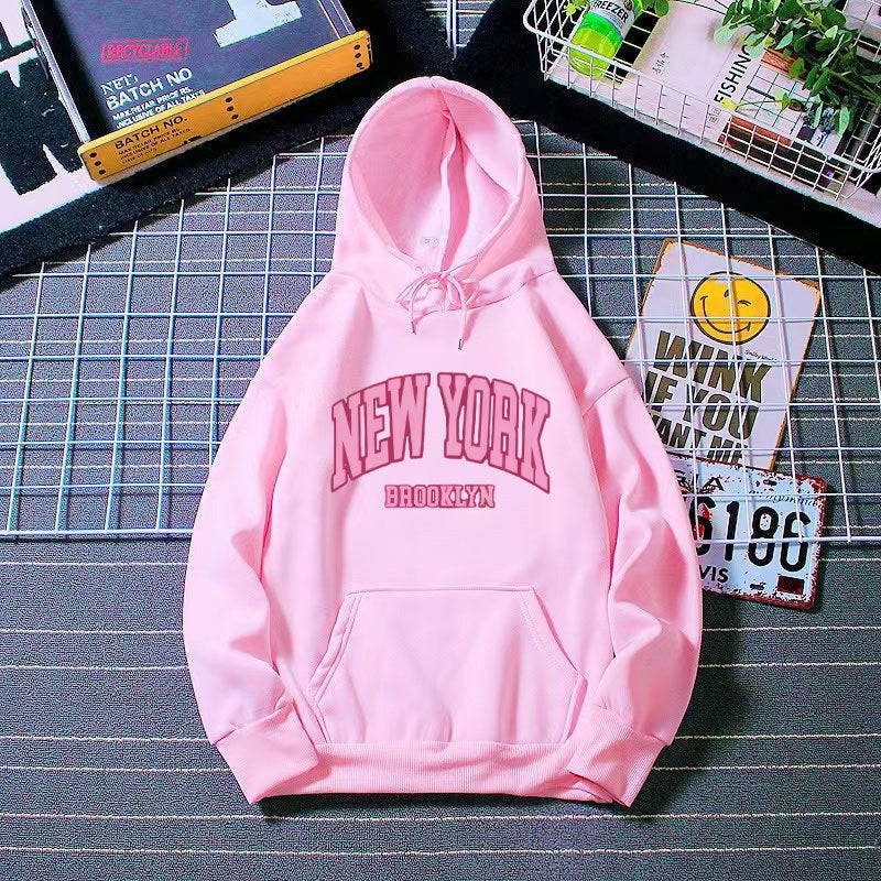 Kvinde hoodie med stilfuldt Brooklyn‑print