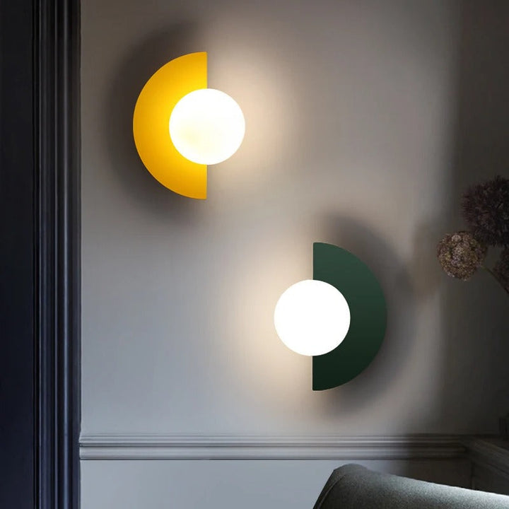 Summit - Nordisk polokruhová nástěnná lampa