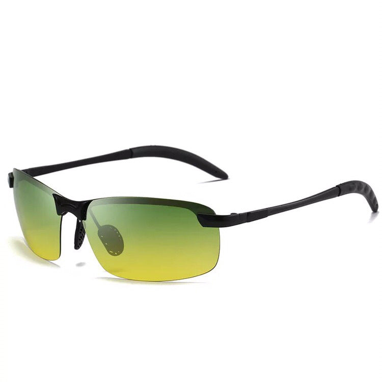 Automatic color-changing polarized glasses