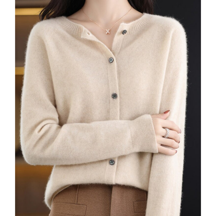 Elise cardigan med rund hals til kvinder i ren merinould | varme og naturlig elegance