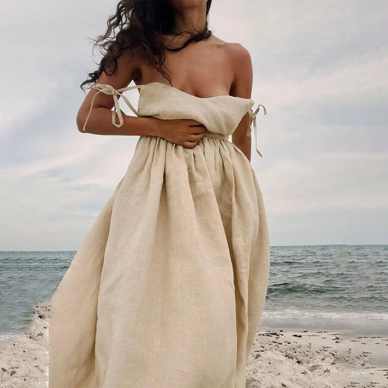 Πλεκτό μεσομήκες φόρεμα για γυναίκες με εφαρμοστή γραμμή και ψηλό λαιμό