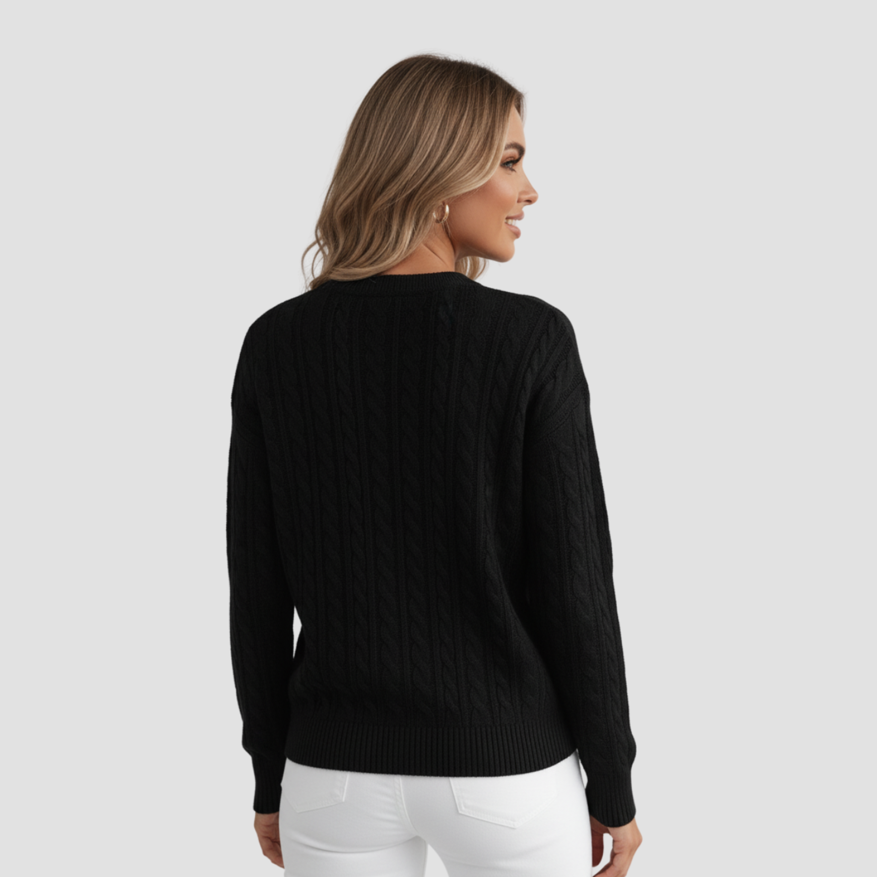 Pull tricoté pour femmes avec col rond et boutons décoratifs