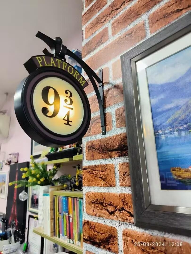 LumosWall LED wall lamp | Inspired magical design Platform 9¾ & remote control