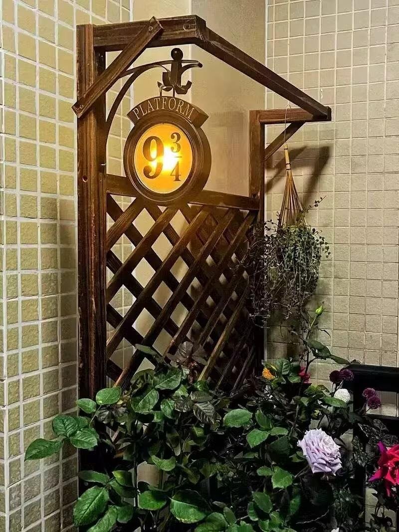 LumosWall LED wall lamp | Inspired magical design Platform 9¾ & remote control