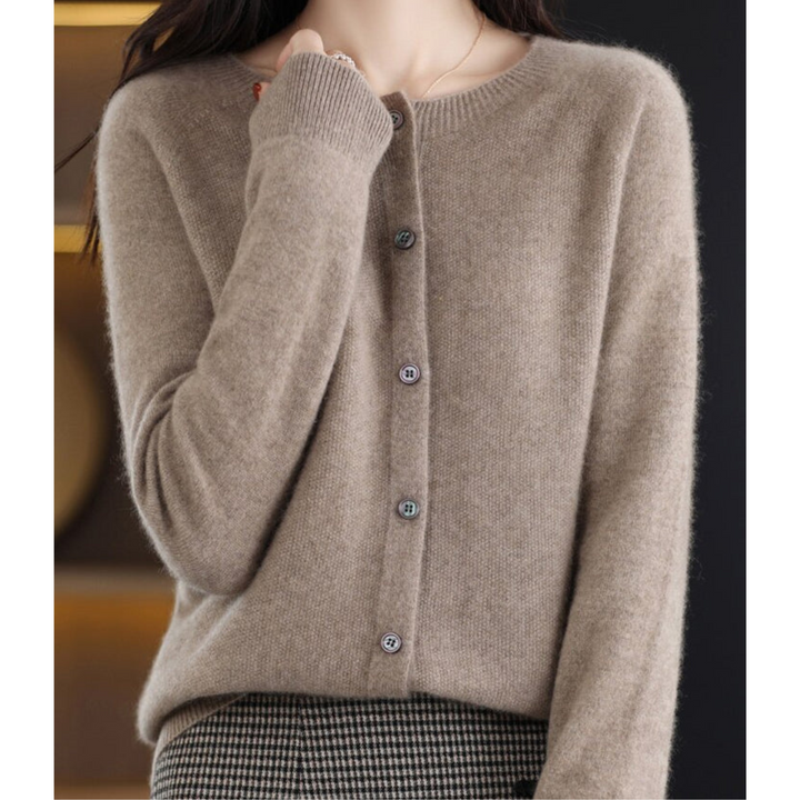 Elise cardigan med rund hals til kvinder i ren merinould | varme og naturlig elegance