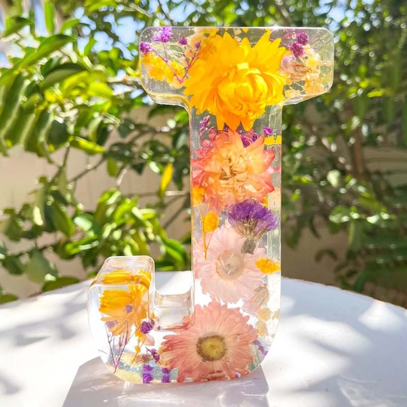 Lâmpada de harpa com flores secas e letra personalizada | Luz noturna LED decorativa