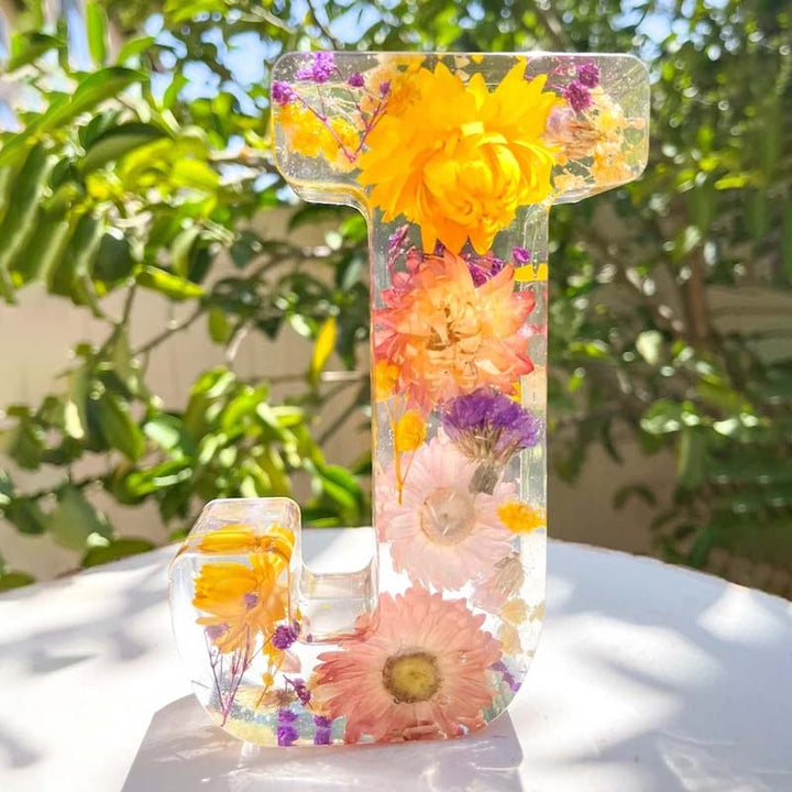 Lâmpada de harpa com flores secas e letra personalizada | Luz noturna LED decorativa