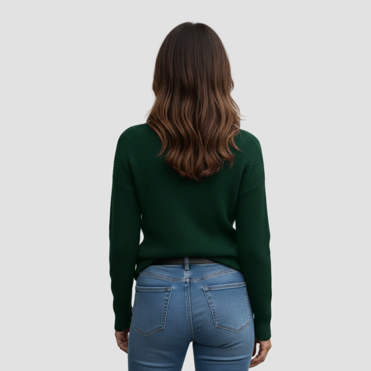 Pull tricoté pour femmes avec bord ondulé et col roulé élégant