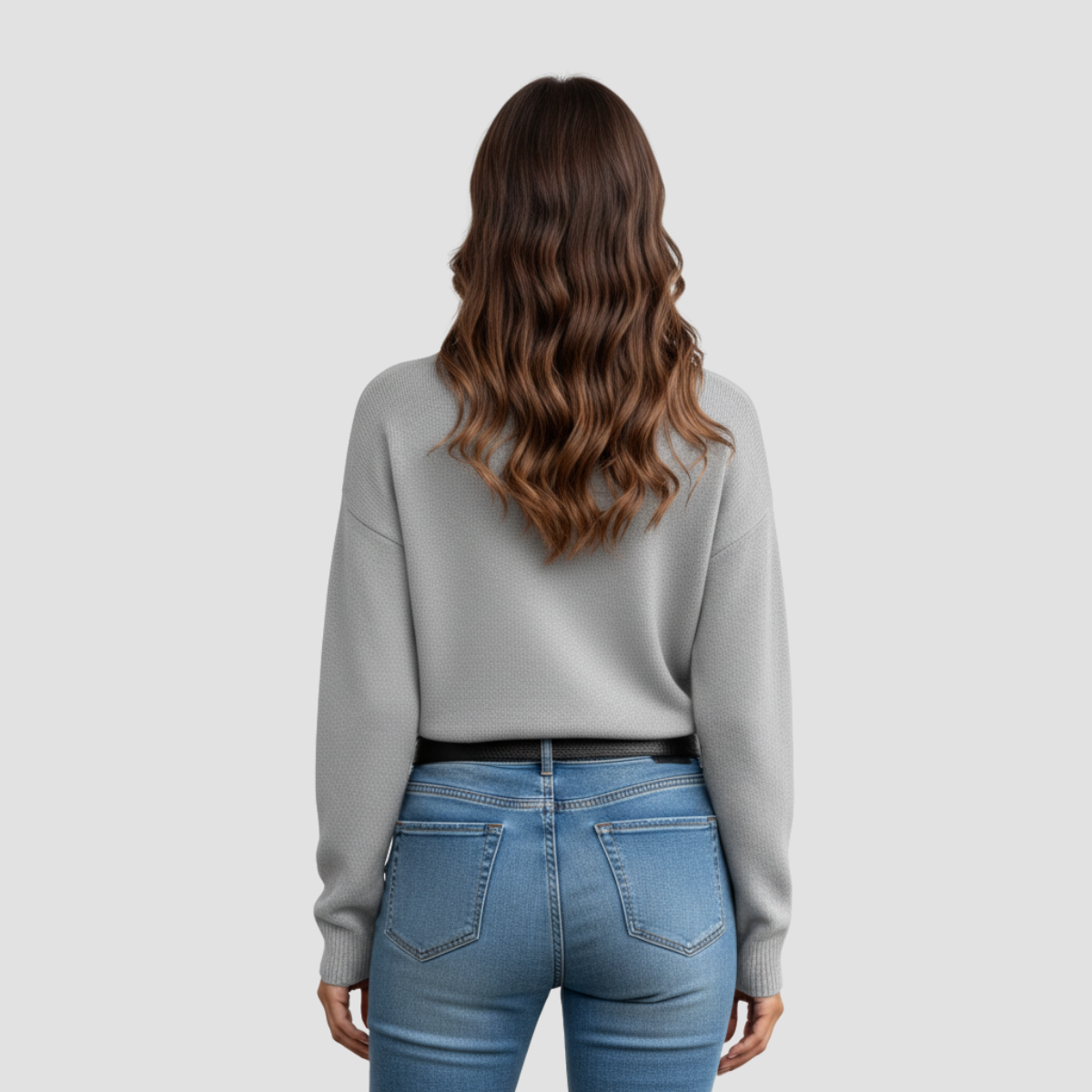 Pull tricoté pour femmes avec bord ondulé et col roulé élégant