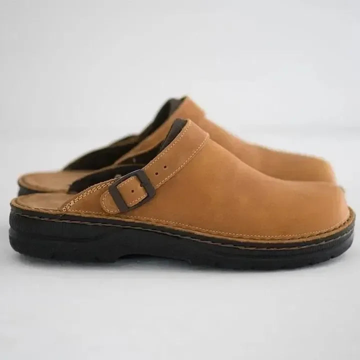 Comfortable leather clogs | Unisex slip-on shoes for everyday use
