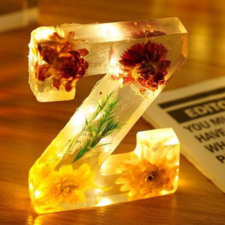 Lâmpada de harpa com flores secas e letra personalizada | Luz noturna LED decorativa