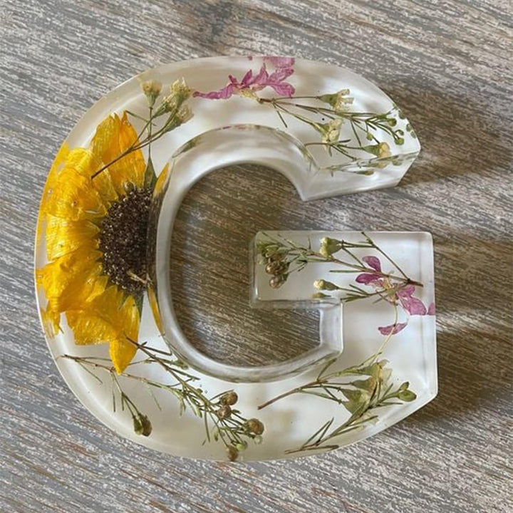 Lâmpada de harpa com flores secas e letra personalizada | Luz noturna LED decorativa