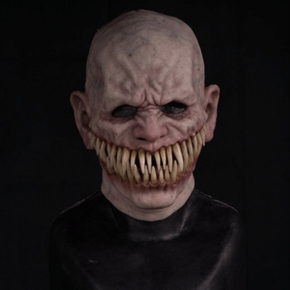 Máscara de terror realista en látex - dientes puntiagudos y mirada aterradora para Halloween