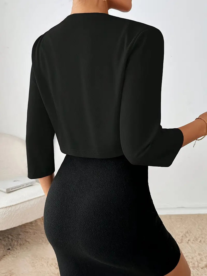 Amarantha | Elegantti lyhyt bleiseritakki yksityiskohdilla
