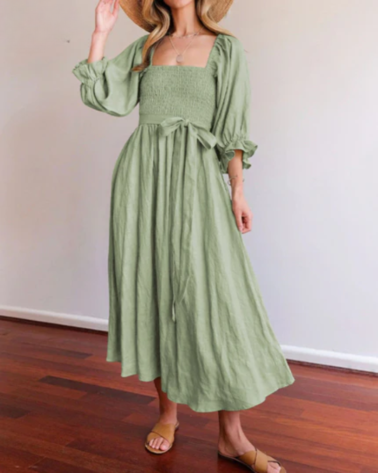 Hurmaava mekko naisille | Tyylikäs leikkaus röyhelöillä | Ilmeikäs look joka tilanteeseen
